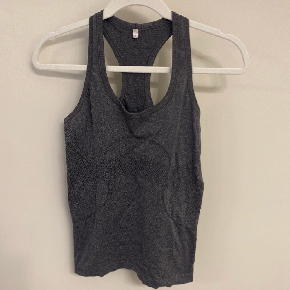 Lululemon racerback tank top 💯